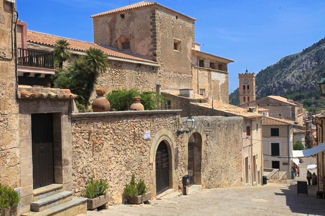 Geschichtsträchtige Altstadt Pollença im Norden Mallorca / kastilisch Pollensa