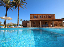 Ferienhaus mit Pool bei Arta im Osten von Mallorca mit Meerblick, überdachte Terrassen und BBQ-Grill