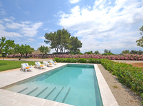 Landhaus im Herzen von Mallorca mit moderner Ausstattung, Pool, Klimaanlage, Kaminofen und Internetzugang. Sie mieten ein gepflegtes Anwesen nahe der Lederstadt Inca in Inselmitte von Mallorca.