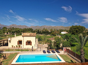 Finca Sa Clastra Bild 1 Innen- und Außenansicht