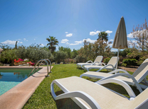 Schöne Finca mit Pool und gepflegten Garten zur Ferienmiete im Inselnorden von Mallorca im kleinen Dorf Buger