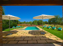 Luxus Ferienhaus mit hochwertiger Möblierung und designer Pool in ruhiger Alleinlage für 8 Feriengäste