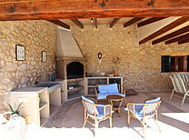 Modernes Landhaus bei Arta im Nordosten Mallorca mit Pool, Tischtennisplatte und Sommerküche