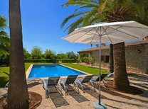 Modernes Ferienhaus in Inselmitte von Mallorca mit Pool, Internet, Klimaanlage im Wohnbereich und einem separaten Schlafzimmer mit Bad en suite für Fincagäste.