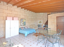 Weitläufiges Mallorca Landhaus mit viel Privatsphäre nahe Strand mit Palmengarten, Pool, Klimaanlage, Internet, Jacuzzi und Sauna im Norden zwischen Can Picafort und Santa Margalida. Haustier auf Anfrage erlaubt.