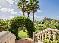 Mallorca Ferienhaus mit garantierter Privatsphäre und fantastischer Aussicht auf das Wahrzeichen Artas, die Wallfahrtskirche San Salvador
