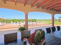 Ferienhaus mit separaten Wohnbereichen bestehend aus 3 Fincas für bis zu 34 Personen in Inselmitte von Mallorca mit Pool, Kinderpool, BBQ Grill, Kinderspielplatz und Internet, optimal für große Reisegruppen zu mieten
