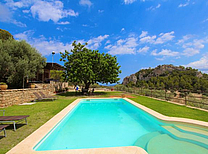 Gemütliches Finca - Landhaus für die kleine Familie 2 Erwachsene und 2 Kinder mit Pool, Klimaanlage und Panoramablick inmitten der einzigartigen Gebirgslandschaft der Serra de Tramuntana im Inselnorden - Für einen spannenden Mallorca Familienurlaub
