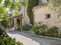 Mediterranes Finca Anwesen im Norden der Insel bei Pollenca mit Garten, Pool und Grillhaus. Rustikale Finca für einen Mallorca Urlaub in absoluter Privatsphäre.