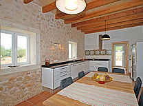 Preiswertes Mallorca Ferienhaus in Inselmitte mit moderner und gepflegter Einrichtung für Familien und Reisegruppen zum besten Mietpreis
