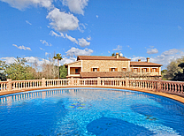 Ferienhaus für große Reisegruppen, nahe Palma de Mallorca und Golfplatz mit Pool, Internetzugang, Kamin und mediterranen Garten.