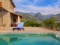 Spektakuläre Berglandschaften direkt vor der Finca-Tür. Ferienhaus am Fusse der Tramuntana Berge für Aktivurlauber wie Sonnenanbeter ein perfektes Feriendomizil auf Mallorca.