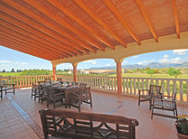 Ferienhaus mit separaten Wohnbereichen bestehend aus 3 Fincas für bis zu 34 Personen in Inselmitte von Mallorca mit Pool, Kinderpool, BBQ Grill, Kinderspielplatz und Internet, optimal für große Reisegruppen zu mieten