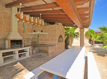 Weitläufiges Mallorca Landhaus mit viel Privatsphäre nahe Strand mit Palmengarten, Pool, Klimaanlage, Internet, Jacuzzi und Sauna im Norden zwischen Can Picafort und Santa Margalida. Haustier auf Anfrage erlaubt.
