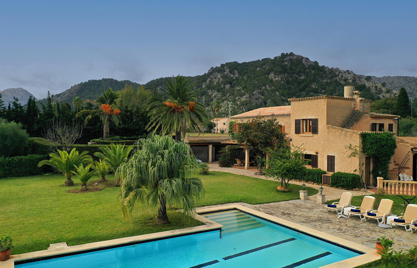 Villa Sa Lluna Bild 1 Innen- und Außenansicht