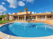 Moderne Landhaus Villa bei Son Servera im Nordosten von Mallorca + Gästehaus, Pool, Internet, Klimaanlage und parkähnlichen Garten für 8 Personen, Nähe Pula Golfclub, Strand und Meer.