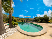 Buchen Sie jetzt Ihren Mallorca Urlaub mit Finca-Ferienhaus.de traumhaft günstig. Erleben Sie das ursprüngliche und echte Mallorca in einer urigen Finca auf dem Land mit Pool, Sommerküche und Garten.