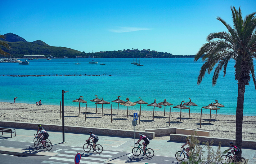 Mar Blau Bild 3 Innen- und Außenansicht