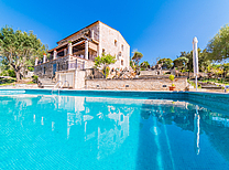 Gemütliche Finca Nähe Campanet im schönen Norden von Mallorca gelegen mit großzügigen Außenbereich und großen Pool mit Außendusche für 6 Personen.
