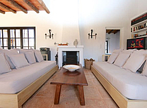 Mediterraner Mallorca Finca Lifestyle und edles Wohndesign mit viel Gemütlichkeit, romantischen Plätzen in schönster Wohnlage mit extra großem Pool von 16 x 6 m und BBQ Grill für das Dinner im Freien