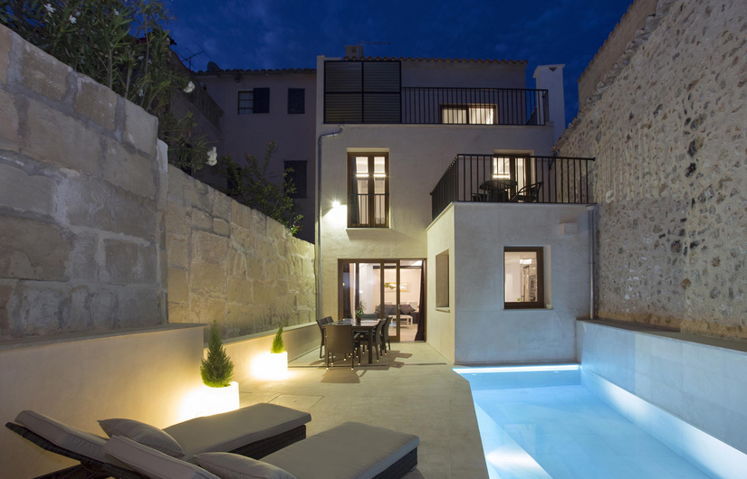 Casa Llum Bild 1 Innen- und Außenansicht