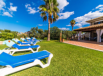 Neu erbautes Ferienhaus mit einem großzügigen Platzangebot für bis zu 17 Personen. Eine schöne Sommerresidenz auf Mallorca um den Urlaub gemeinsam mit der Großfamilie zu gestalten.