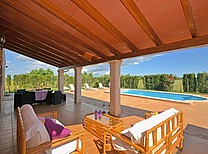 Barrierefreies Finca-Ferienhaus in Mallorcas Inselmitte mit großem Pool, Klimaanlage, Kamin und Internet. Ihr Hund ist in dieser Finca willkommen.