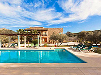 Optimaler Wohnkomfort, extra grosser Pool, unweit der schönsten Strände Mallorcas - was will man mehr? Dieses Ferienhaus bietet ein abgerundetes Konzept für einen Urlaub nach Mass.