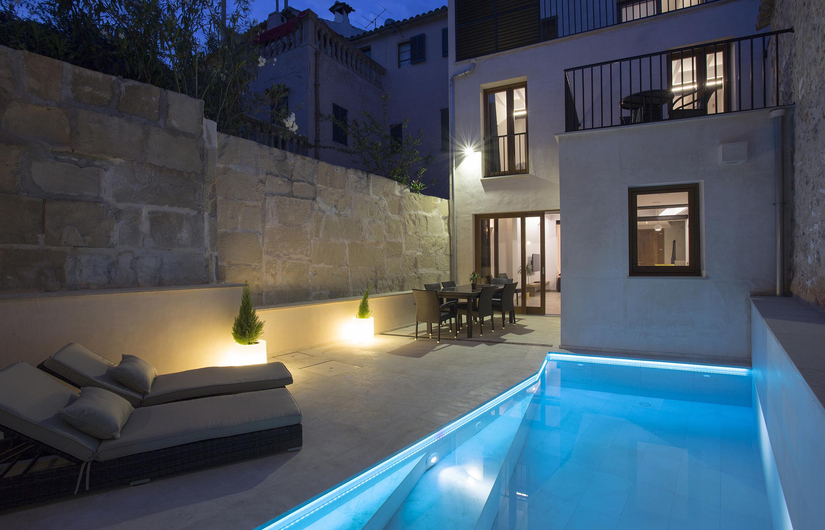 Casa Llum Bild 3 Innen- und Außenansicht