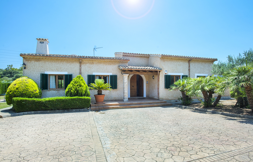 Villa Es Garrover Bild 18 Innen- und Außenansicht