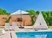 Günstige Ferienimmobilie im Südosten von Mallorca zwischen Felanitx und Golfplatz mit Pool, Garten, Klimaanlage und Grill. Sie mieten ein Ferienhaus in ländlicher Lage, welches modern, hell und freundlich ausgestattet wurde.