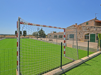 Ferienhaus mit separaten Wohnbereichen bestehend aus 3 Fincas für bis zu 34 Personen in Inselmitte von Mallorca mit Pool, Kinderpool, BBQ Grill, Kinderspielplatz und Internet, optimal für große Reisegruppen zu mieten
