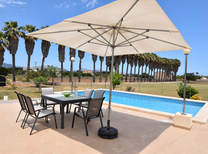 Sie suchen ein zentral gelegenes Ferienhaus mit Pool, Klimaanlage und Tischtennisplatte? Dann wird Sie dieses Ferienhaus nahe der schönen Altstadt von Alcudia und den Traumstränden an der Nordküste von Mallorca überzeugen.