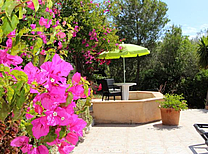 Aufgrund seiner ausgezeichneten Lage bietet dieses Mallorca Ferienhaus ohne Zweifel viel Privatsphäre. Ausgestattet mit Pool und Sonnenterrasse wird hier der Ferien-Aufenthalt zum Erlebnis