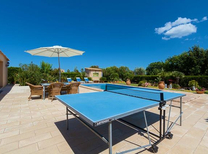 Modernes Mallorca Chalet für 6 Personen mit Außenküche, Garten, drahtlosen Internetzugang, Tischtennisplatte und Swimmingpool der ohne Chemie gereinigt und daher auch für Allergiker geeignet ist.