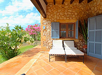 Ob im Sommer oder im Winter - dieses Ferienhaus ist eine perfekte Mallorca Urlaubsunterkunft. Traumferienhaus auf Mallorca in strandnaher Lage mit Klimaanlage, Internet und Pool.