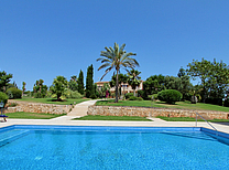 Luxus Anwesen für 12 bis 16 Personen mit Meerblick an der Ostküste Mallorcas mit Chlorfreien Pool, Obstgarten, Klimaanlage und Zentralheizung zur Ferienmiete. EIn absolutes Highlight dieser Ferienhaus Villa ist der hauseigene Golfplatz mit Driving Range.