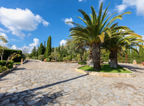 Moderne Landhaus Villa bei Son Servera im Nordosten von Mallorca + Gästehaus, Pool, Internet, Klimaanlage und parkähnlichen Garten für 8 Personen, Nähe Pula Golfclub, Strand und Meer.