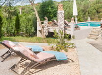 Gemütliche kleine Finca mit privatem Pool auf einem Gemeinschaftsgrundstück mit insgesamt 6 eigenständigen Ferienhäusern. Sie können das Finca Anwesen im Herzen von Mallorca auch für Hochzeiten, Events und Familienfeierlichkeiten anmieten.