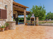 Mallorca Ferienhaus Urlaub in einer komfortablen und  mediterranen Finca mit Pool, Garten, Internet und BBQ Grill, nahe Muro, Strand und Meer.