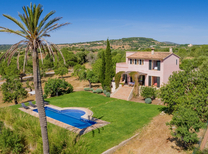 Luxus Finca mit allergikerfreundlichen Pool, Garten, Internet und Grill für anspruchsvolle Feriengäste Nähe San Lorenzo an der Nordküste von Mallorca für 6 Personen preiswert zur Vermietung.